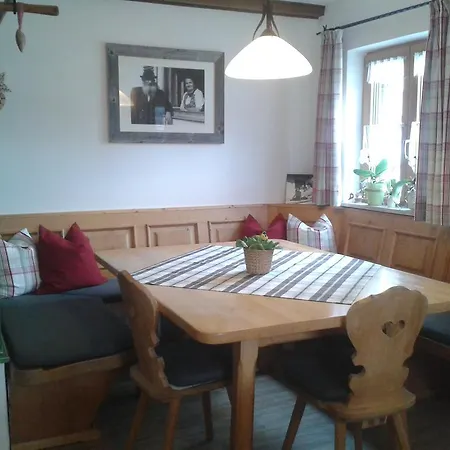 Pensión Gaestehaus Attenhauser Unterammergau