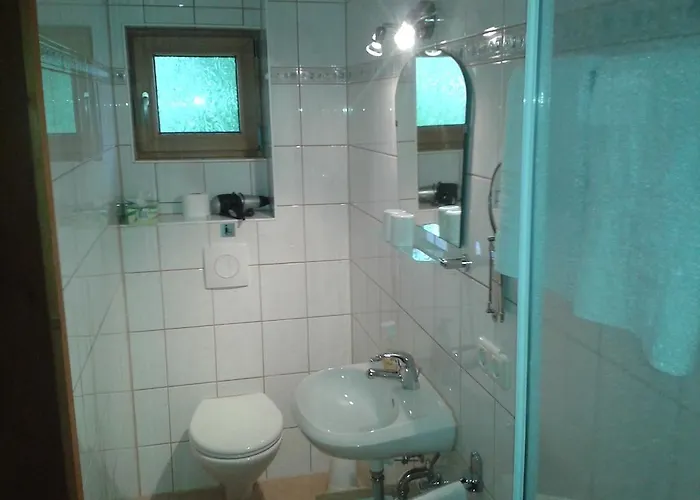 Gaestehaus Attenhauser بيت ضيافة