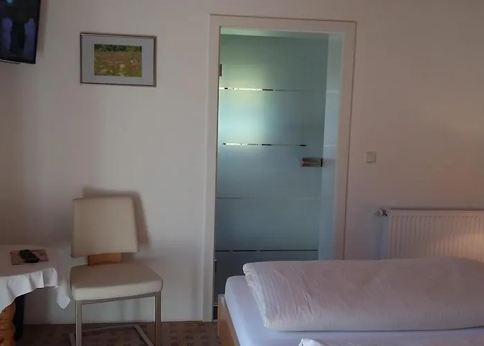Gaestehaus Attenhauser בית הארחה 3*