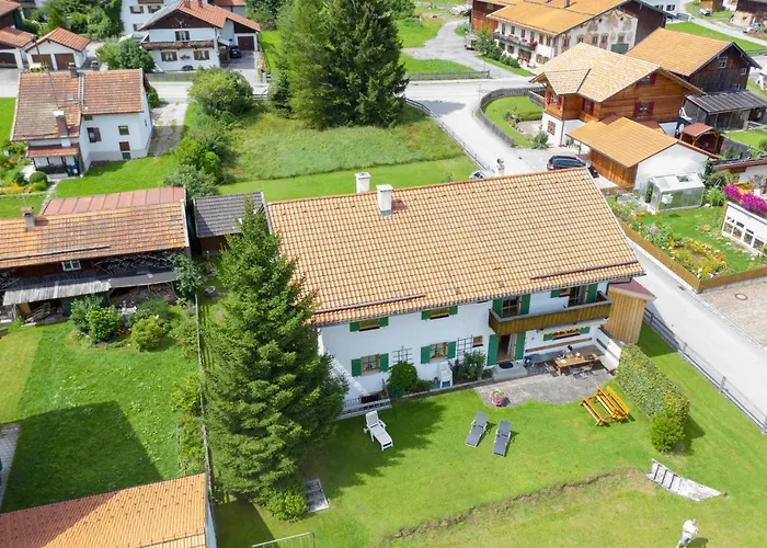 Gaestehaus Attenhauser بيت ضيافة